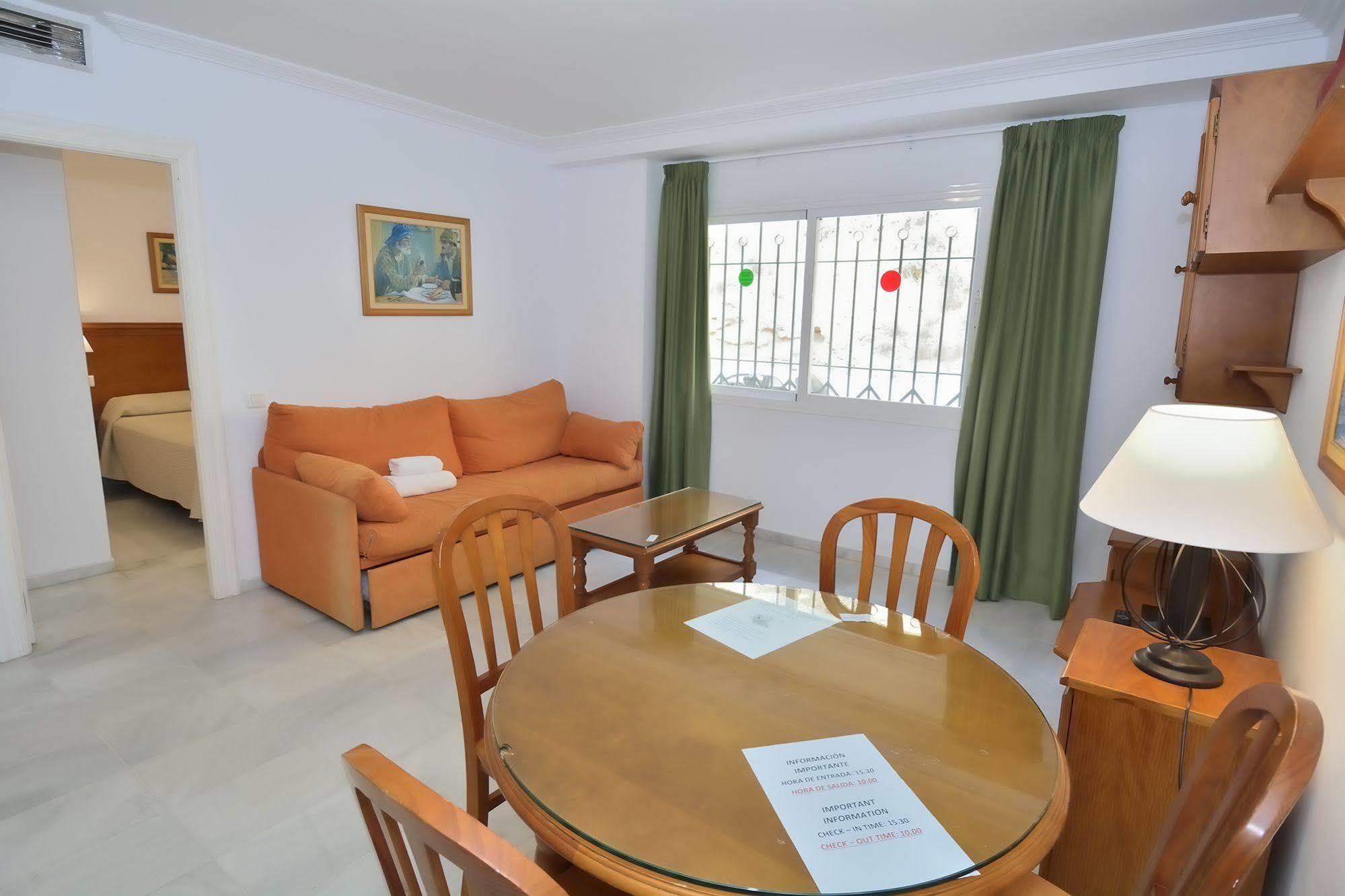 อปาร์ตาเมนโตส เอชซี บูเรียนา ปลายา Apartment เนร์คา ภายนอก รูปภาพ